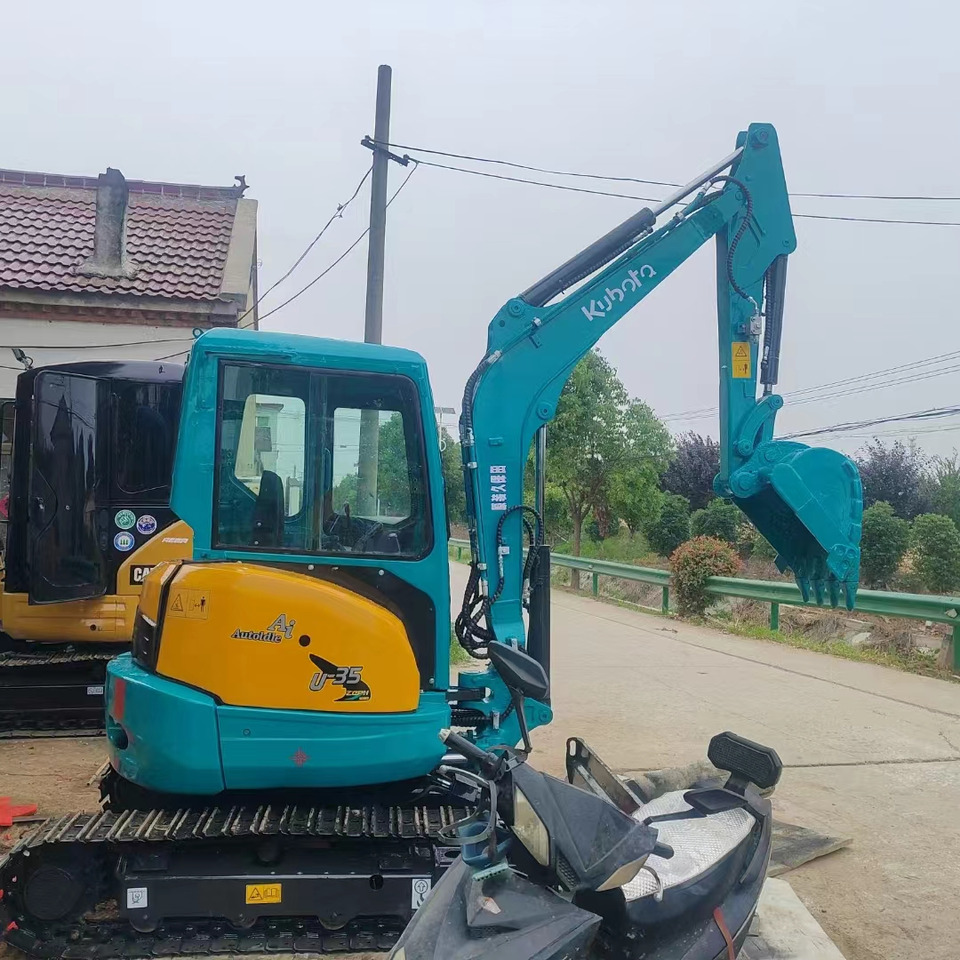 KUBOTA U35 - 小型挖掘机:图1 KUBOTA U35 - 小型挖掘机:图1