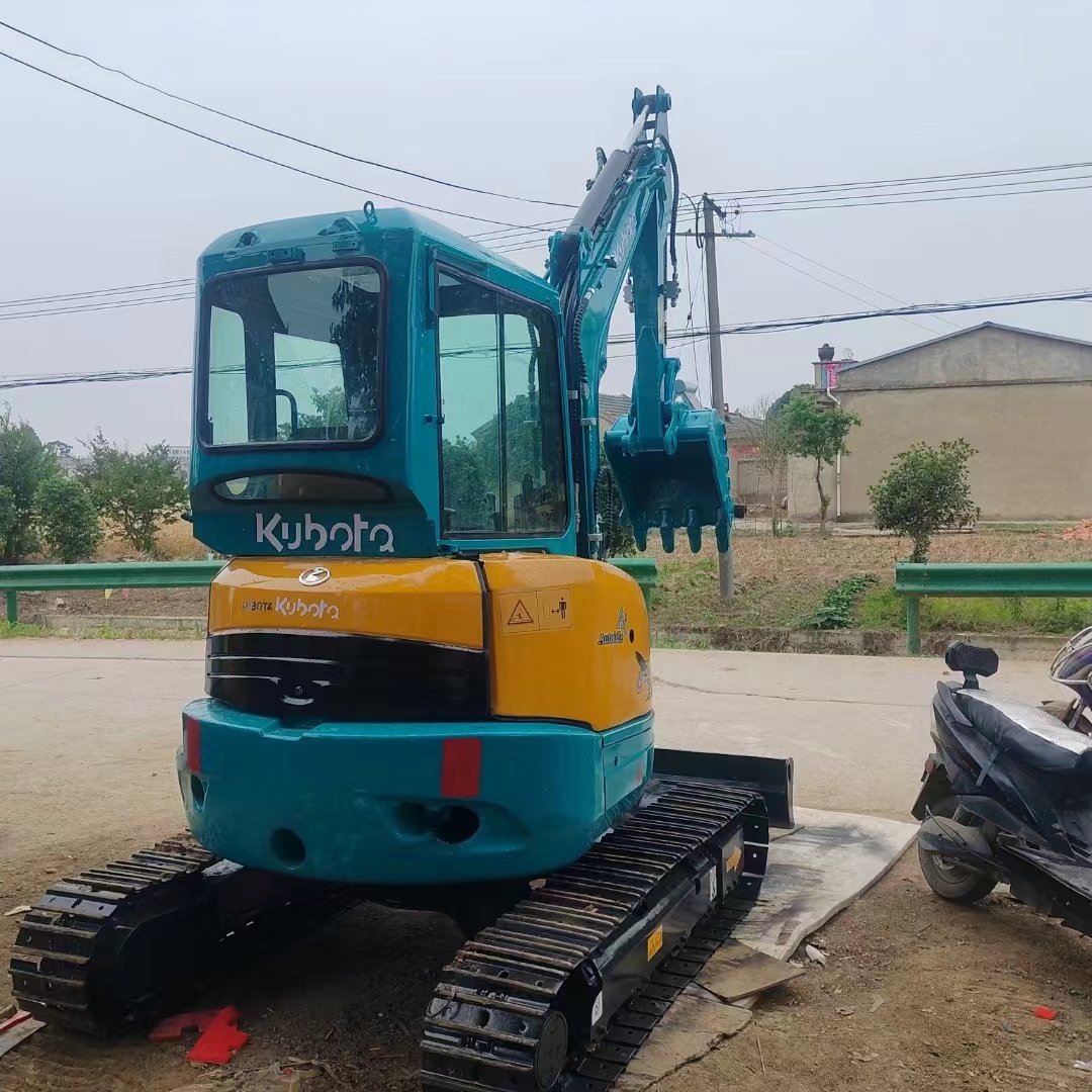 KUBOTA U35 - 小型挖掘机:图5 KUBOTA U35 - 小型挖掘机:图5