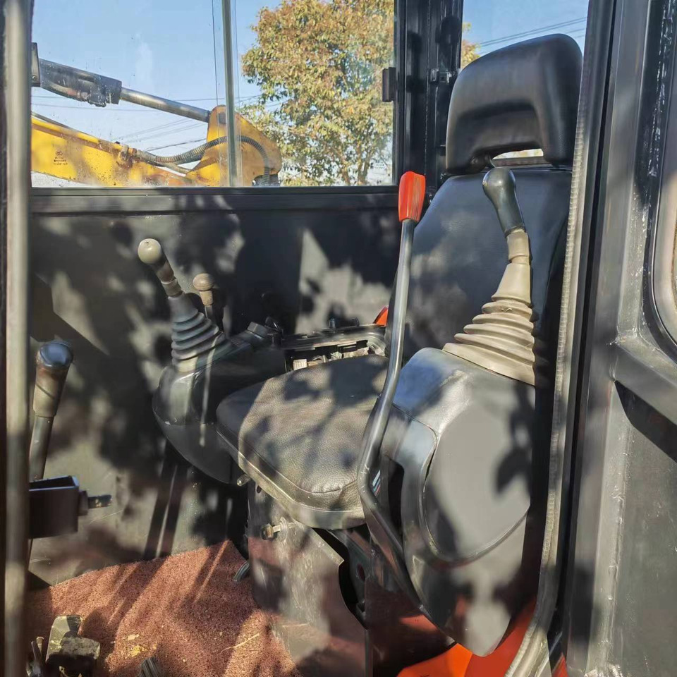 KUBOTA U35 - 小型挖掘机:图4 KUBOTA U35 - 小型挖掘机:图4