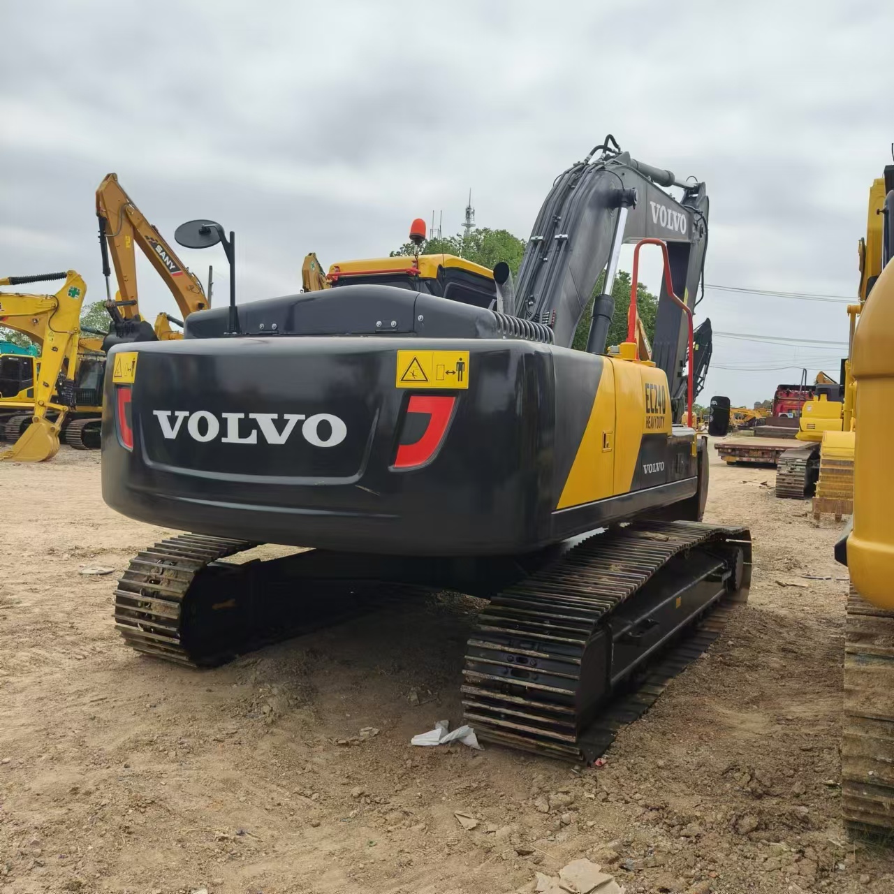 VOLVO EC240 - 履带式挖掘机:图3 VOLVO EC240 - 履带式挖掘机:图3