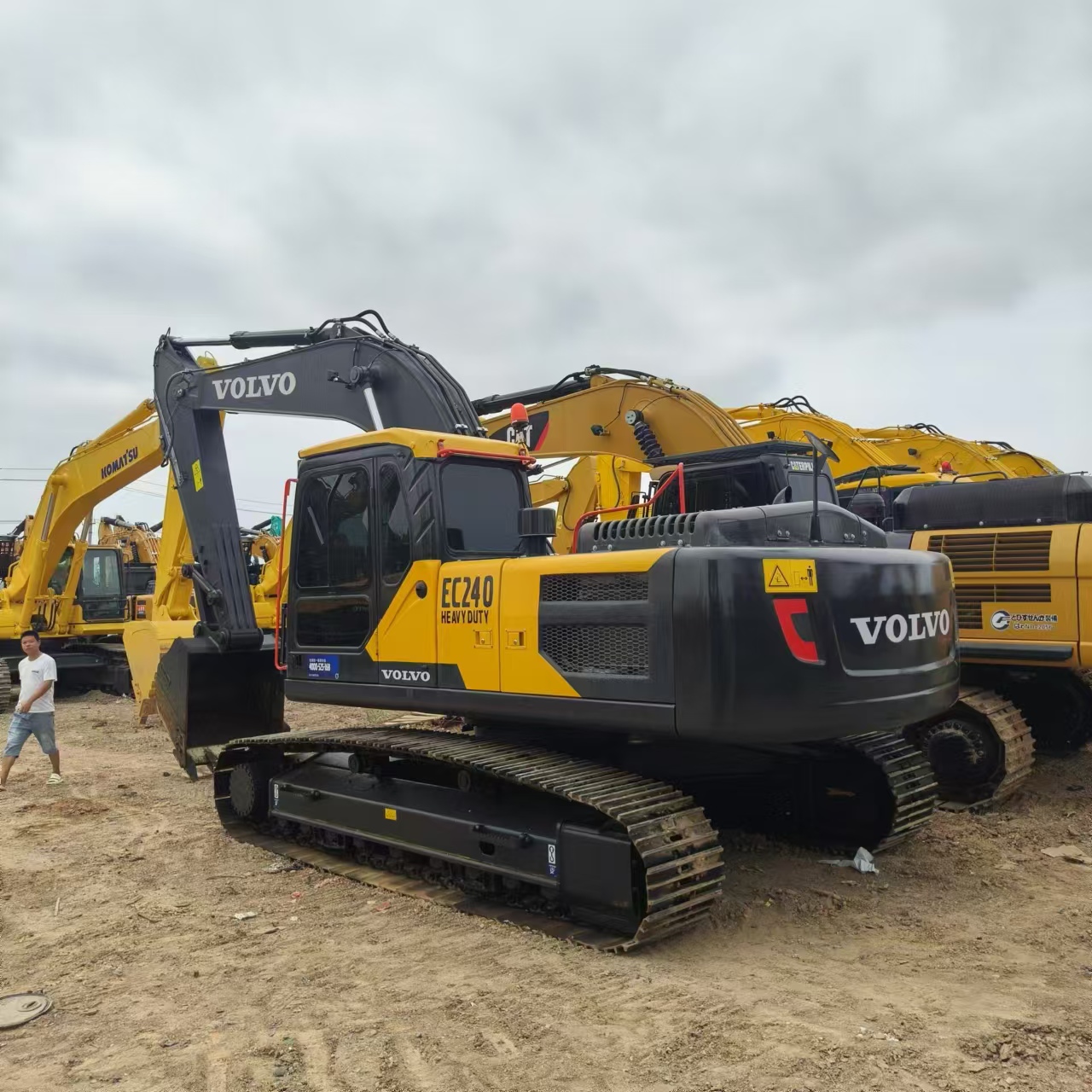 VOLVO EC240 - 履带式挖掘机:图2 VOLVO EC240 - 履带式挖掘机:图2