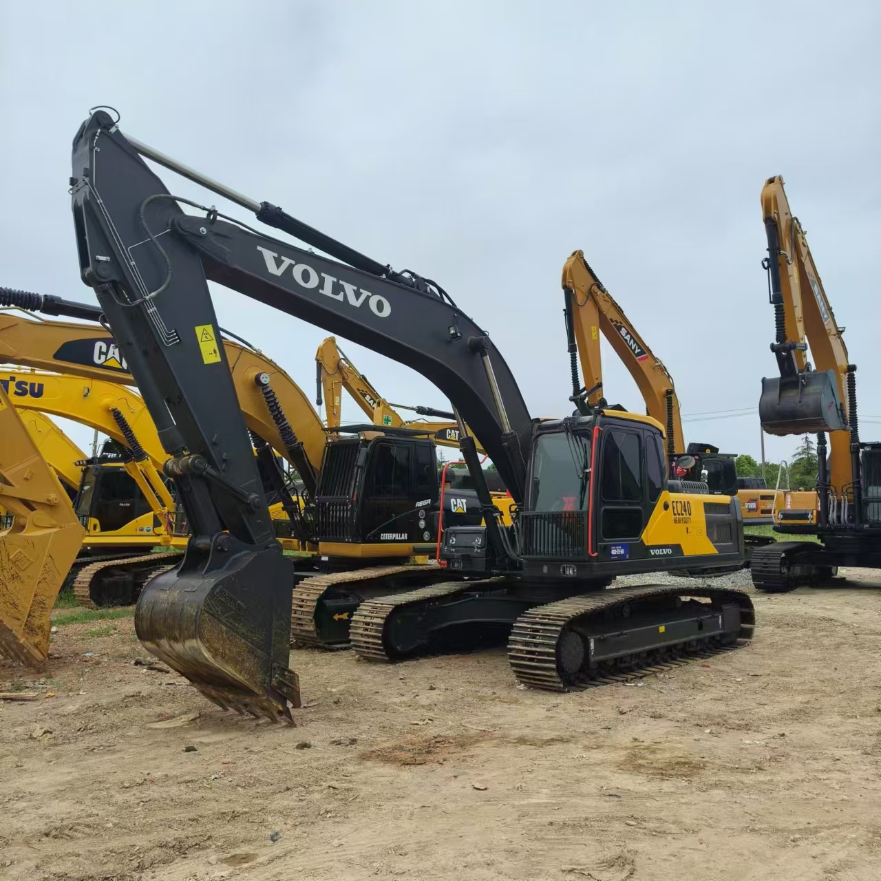 VOLVO EC240 - 履带式挖掘机:图1 VOLVO EC240 - 履带式挖掘机:图1