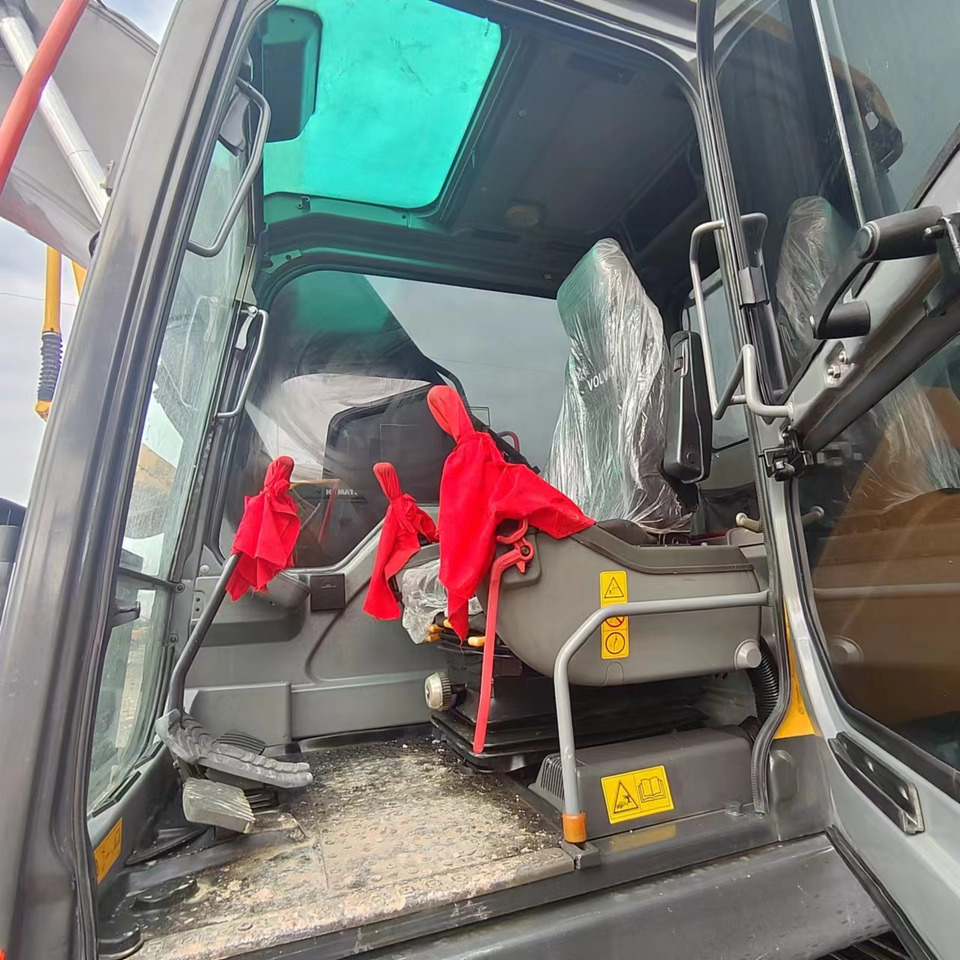 VOLVO EC240 - 履带式挖掘机:图5 VOLVO EC240 - 履带式挖掘机:图5