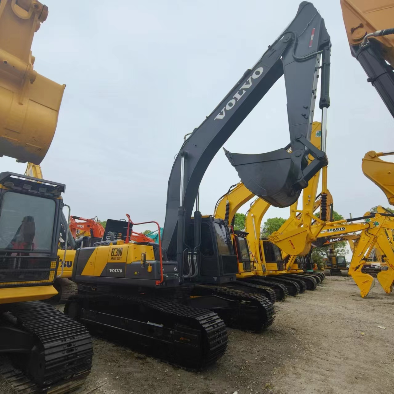 VOLVO EC300 - 履带式挖掘机:图1 VOLVO EC300 - 履带式挖掘机:图1