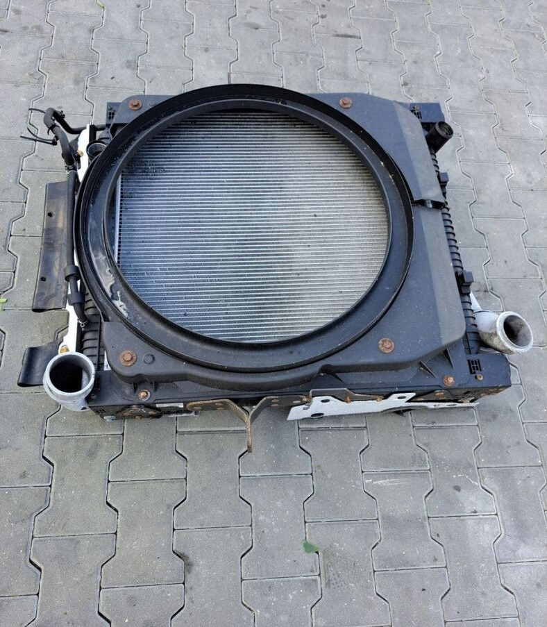 Behr KOMPLET CHŁODNICA VOLVO FE RENAULT PREMIUM DXI 7 - 散热器 适用于 卡车:图1 Behr KOMPLET CHŁODNICA VOLVO FE RENAULT PREMIUM DXI 7 - 散热器 适用于 卡车:图1