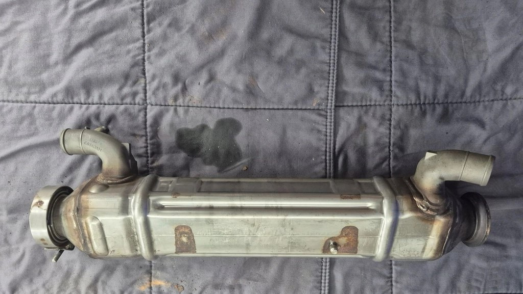 FORD CHŁODNICA CHŁODNICZKA SPALIN EGR FORD F-MAX 500 TRUCKS GC46 9F464 AC - EGR冷却器 适用于 卡车:图3 FORD CHŁODNICA CHŁODNICZKA SPALIN EGR FORD F-MAX 500 TRUCKS GC46 9F464 AC - EGR冷却器 适用于 卡车:图3