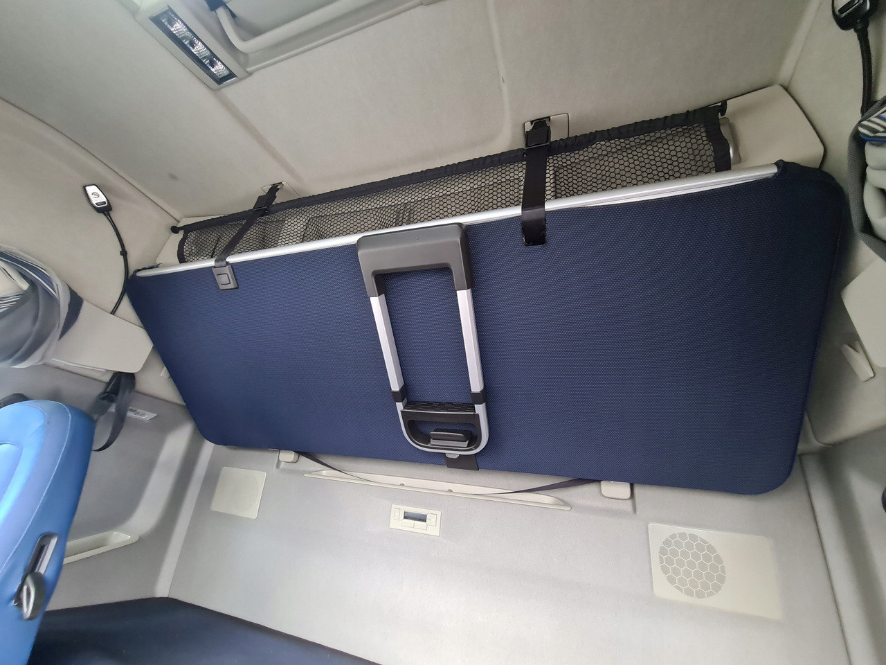 ŁÓŻKO KOMPLETNE GÓRNE LEŻANKA MOCOWANIA VOLVO FH 5 EURO 6 - 座椅 适用于 卡车:图1 ŁÓŻKO KOMPLETNE GÓRNE LEŻANKA MOCOWANIA VOLVO FH 5 EURO 6 - 座椅 适用于 卡车:图1