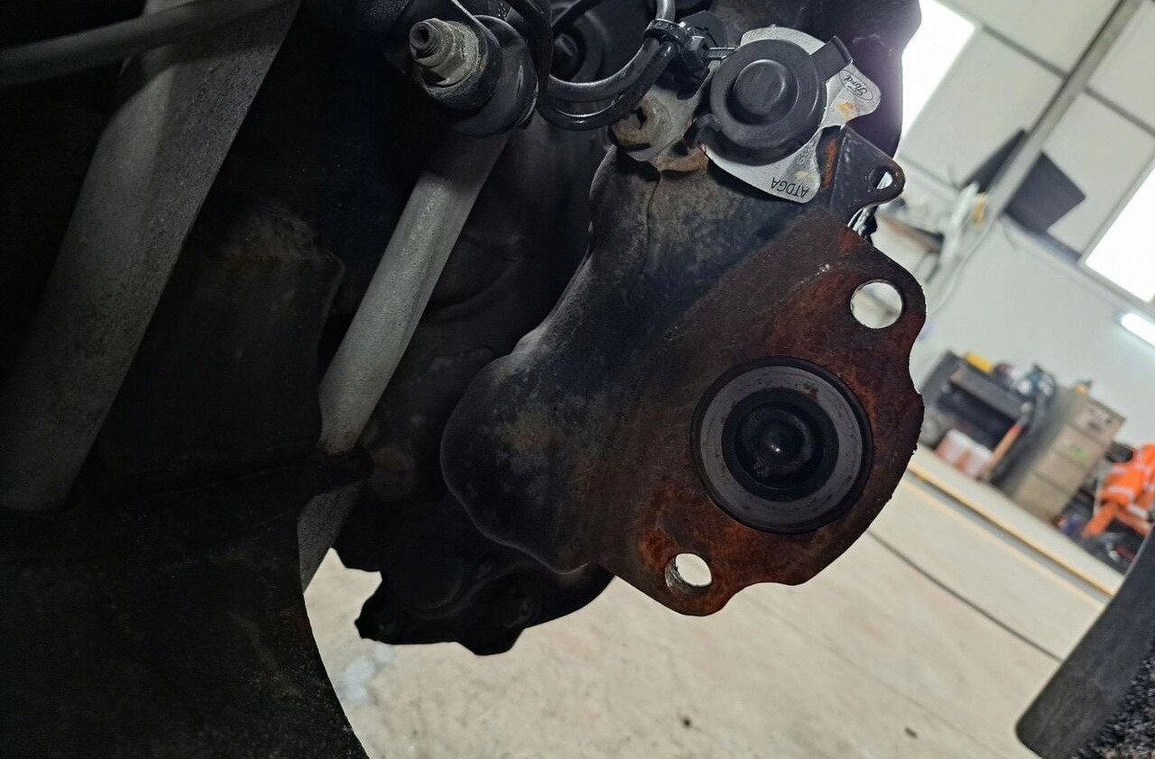 MERITOR ZACISK HAMULCOWY MERITOR PRAWY LUB LEWY TYŁ FORD F-MAX CARGO - 制动钳 适用于 卡车:图2 MERITOR ZACISK HAMULCOWY MERITOR PRAWY LUB LEWY TYŁ FORD F-MAX CARGO - 制动钳 适用于 卡车:图2