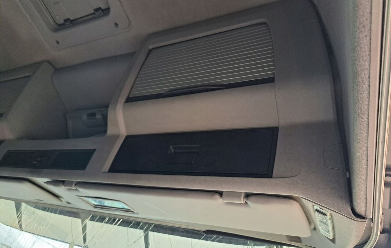 PÓŁKA KONSOLA GÓRNA SCHOWEK VOLVO FM FH 13 LIFT GLOBETROTTER - 仪表板 适用于 卡车:图1 PÓŁKA KONSOLA GÓRNA SCHOWEK VOLVO FM FH 13 LIFT GLOBETROTTER - 仪表板 适用于 卡车:图1