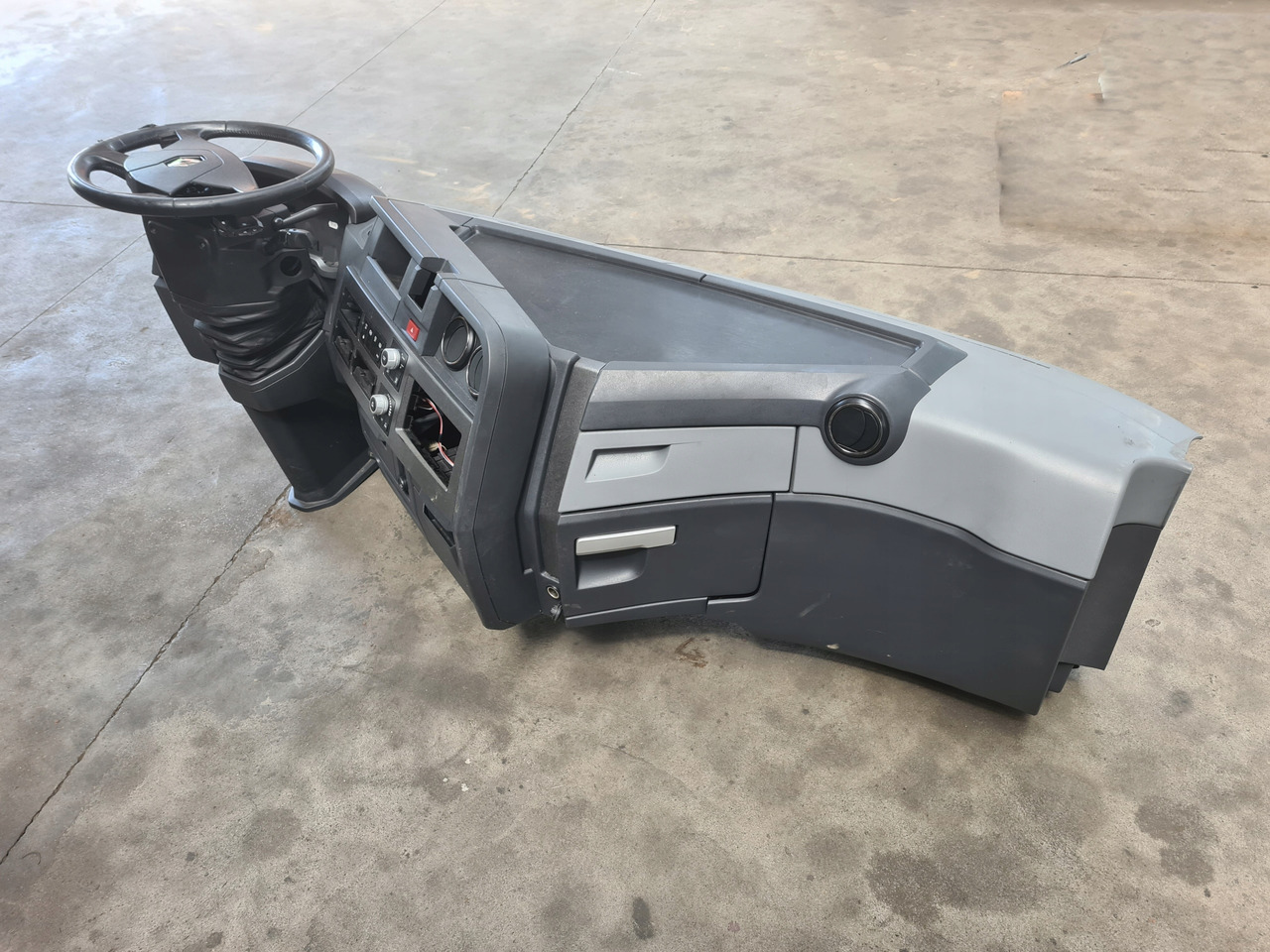 RENAULT KONSOLA KOMPLETNA KOKPIT DESKA ROZDZIELCZA PRZEKŁADKA ANGLIKA RENAULT GAMA T RANGE - 仪表板 适用于 卡车:图2 RENAULT KONSOLA KOMPLETNA KOKPIT DESKA ROZDZIELCZA PRZEKŁADKA ANGLIKA RENAULT GAMA T RANGE - 仪表板 适用于 卡车:图2