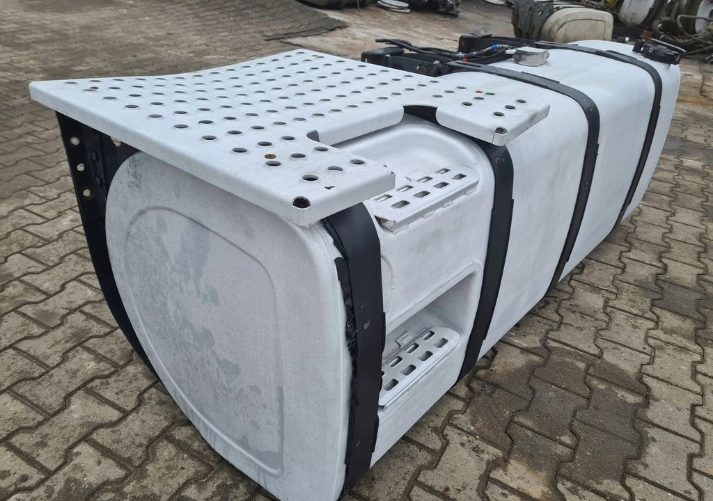 Renault 20873121 Premium Magnum DXI Gama T Volvo FH 13 790L - 燃料箱:图3 Renault 20873121 Premium Magnum DXI Gama T Volvo FH 13 790L - 燃料箱:图3