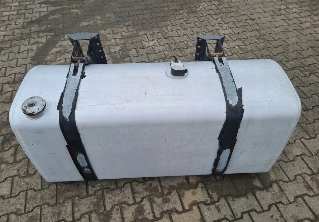 Renault 21889335 Premium Magnum DXI Gama T Volvo FH 13 - 燃料箱:图2 Renault 21889335 Premium Magnum DXI Gama T Volvo FH 13 - 燃料箱:图2