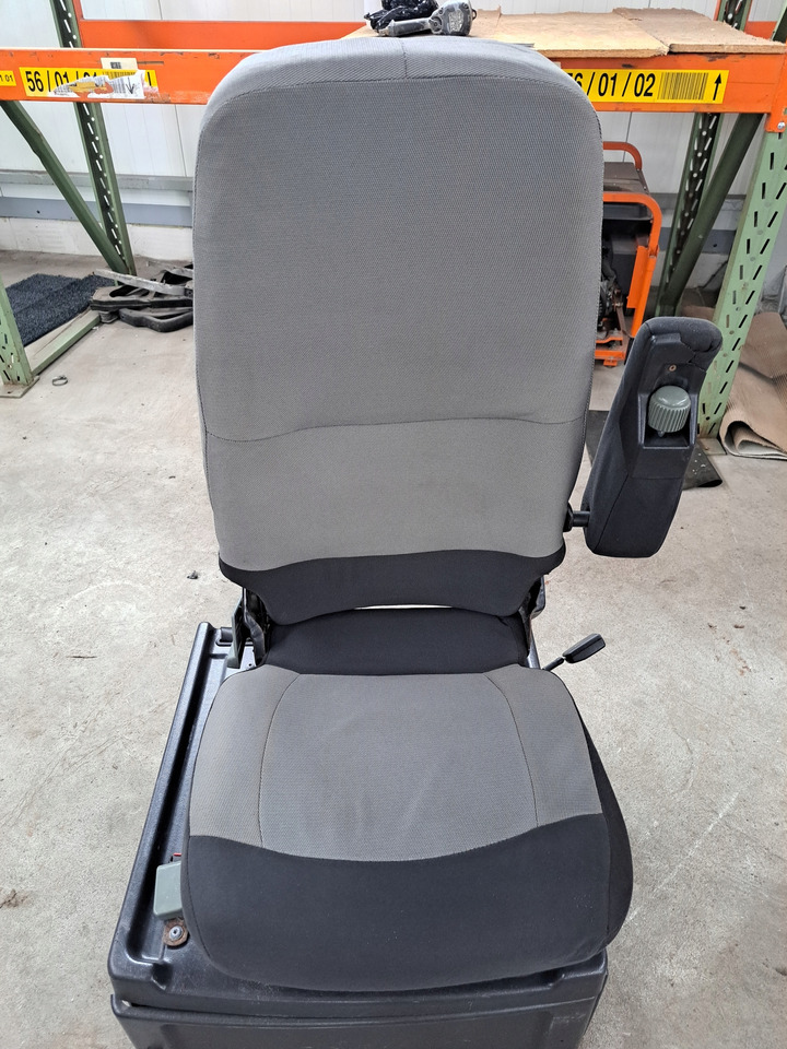 Renault FOTEL OBRACANY SIEDZENIE PASAŻERA RENAULT MAGNUM DXI LIFT VEGA S - 座椅 适用于 卡车:图3 Renault FOTEL OBRACANY SIEDZENIE PASAŻERA RENAULT MAGNUM DXI LIFT VEGA S - 座椅 适用于 卡车:图3