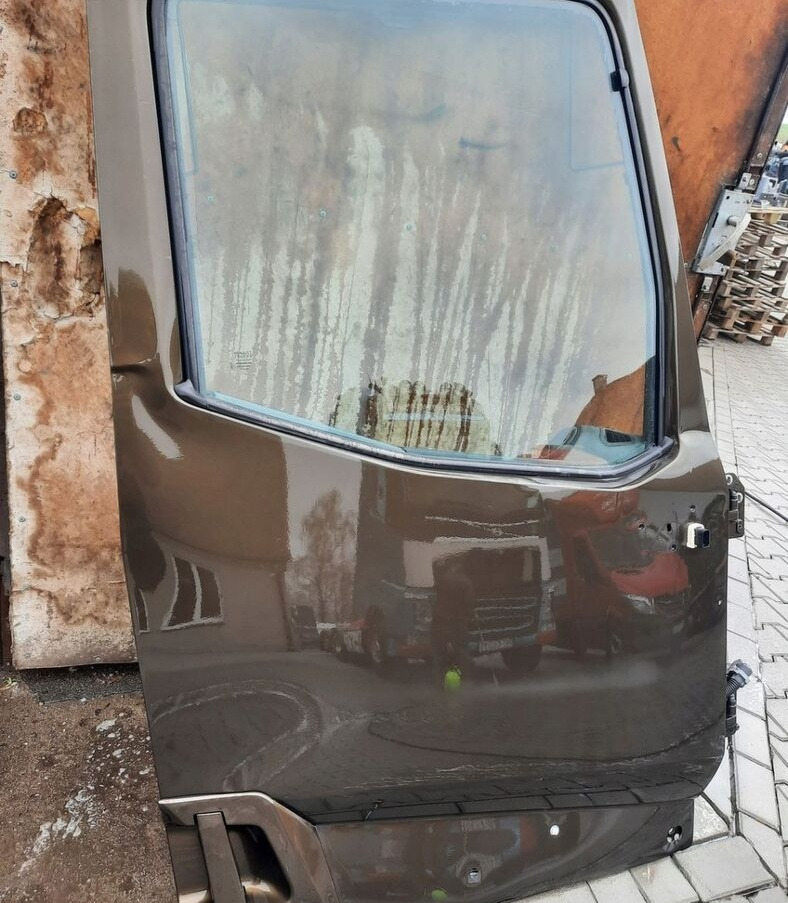 Renault GAMA T K C RANGE - 车门及其零件 适用于 卡车:图1 Renault GAMA T K C RANGE - 车门及其零件 适用于 卡车:图1