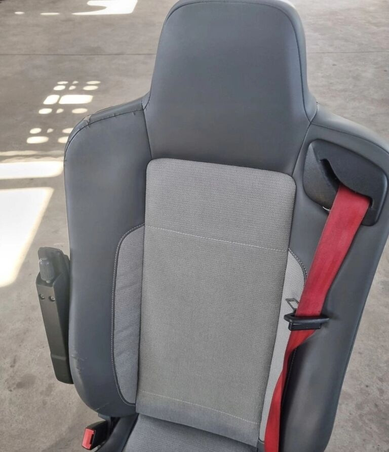 Renault LEWY SIEDZENIE KIEROWCY   Renault RANGE GAMA T C K - 座椅 适用于 卡车:图5 Renault LEWY SIEDZENIE KIEROWCY   Renault RANGE GAMA T C K - 座椅 适用于 卡车:图5