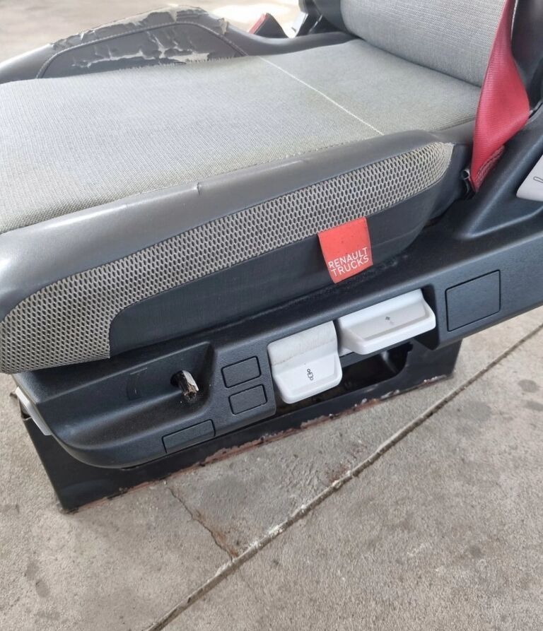 Renault LEWY SIEDZENIE KIEROWCY   Renault RANGE GAMA T C K - 座椅 适用于 卡车:图1 Renault LEWY SIEDZENIE KIEROWCY   Renault RANGE GAMA T C K - 座椅 适用于 卡车:图1