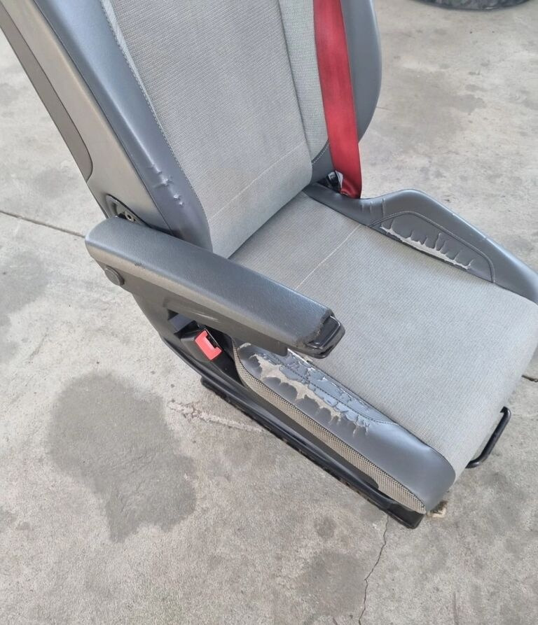 Renault LEWY SIEDZENIE KIEROWCY   Renault RANGE GAMA T C K - 座椅 适用于 卡车:图3 Renault LEWY SIEDZENIE KIEROWCY   Renault RANGE GAMA T C K - 座椅 适用于 卡车:图3
