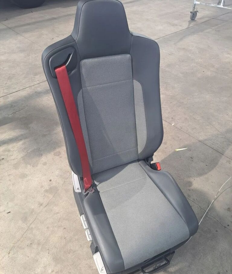 Renault PRAWY SIEDZENIE PASAŻERA   Renault RANGE GAMA T C K - 座椅 适用于 卡车:图2 Renault PRAWY SIEDZENIE PASAŻERA   Renault RANGE GAMA T C K - 座椅 适用于 卡车:图2