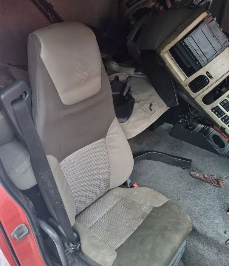 Renault PREMIUM DXI Renault - 座椅 适用于 卡车:图1 Renault PREMIUM DXI Renault - 座椅 适用于 卡车:图1