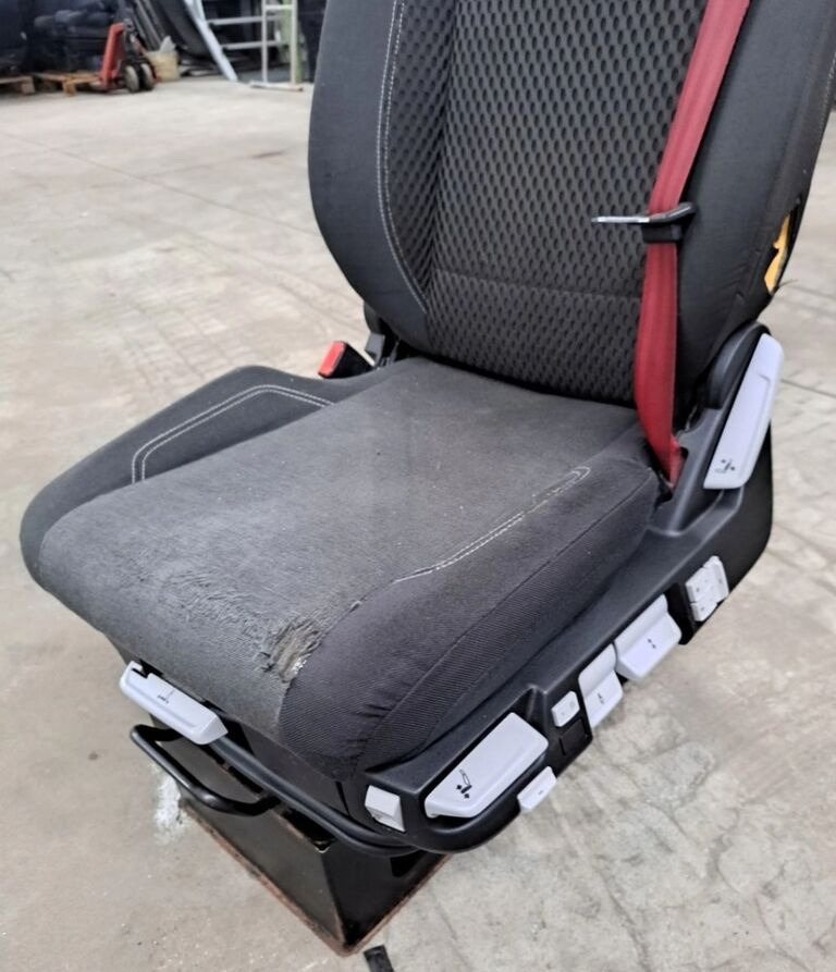 Renault SIEDZENIE KIEROWCY   Renault RANGE GAMA T C K - 座椅 适用于 卡车:图3 Renault SIEDZENIE KIEROWCY   Renault RANGE GAMA T C K - 座椅 适用于 卡车:图3