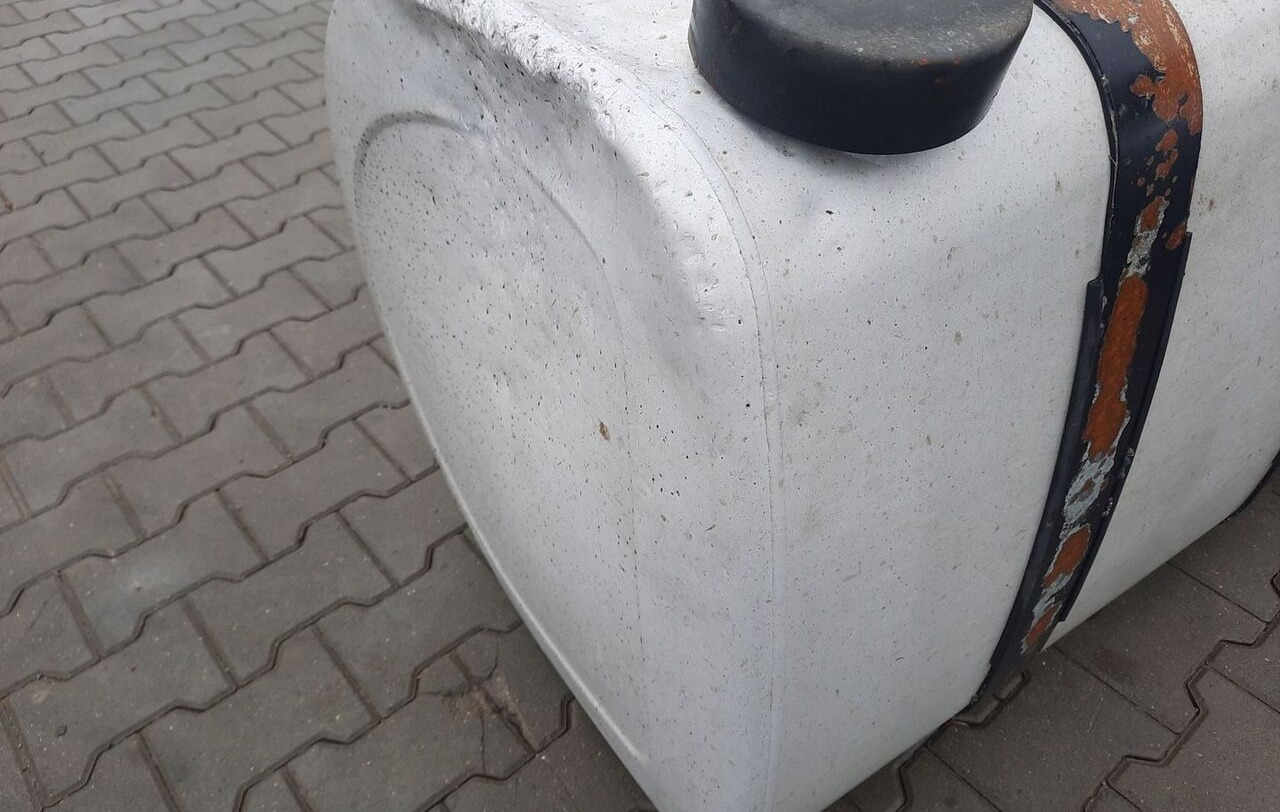 Renault ZBIORNIK PALIWA RENAULT DXI VOLVO FH FM 110X70X70 20503506 - 燃料箱 适用于 卡车:图1 Renault ZBIORNIK PALIWA RENAULT DXI VOLVO FH FM 110X70X70 20503506 - 燃料箱 适用于 卡车:图1
