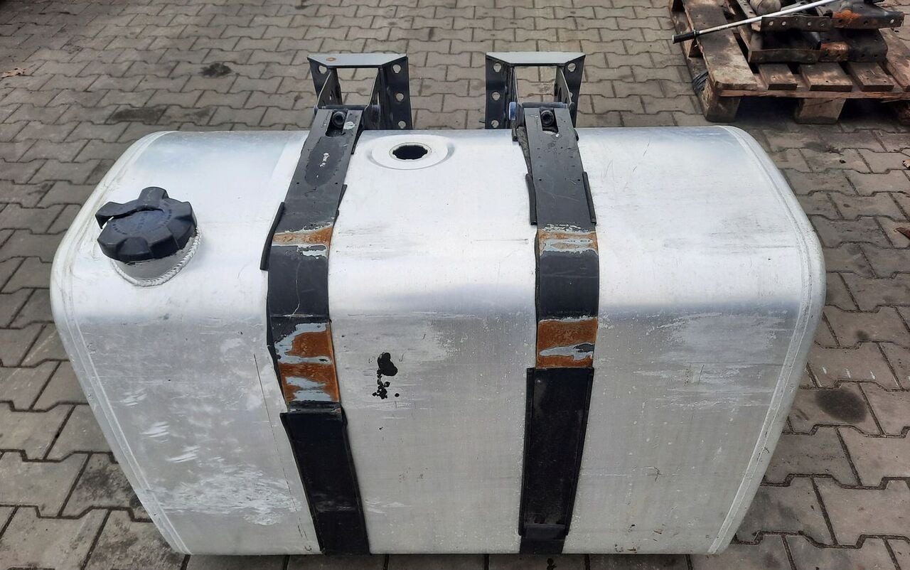 Renault ZBIORNIK PALIWA VOLVO FH4 FM4 FMX 100/70/70 21655306 - 燃料箱 适用于 卡车:图2 Renault ZBIORNIK PALIWA VOLVO FH4 FM4 FMX 100/70/70 21655306 - 燃料箱 适用于 卡车:图2