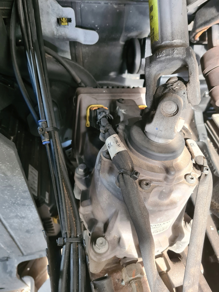 VOLVO 250390 23993317 ELEKTRYCZNA 175 BAR - 转向装置:图5 VOLVO 250390 23993317 ELEKTRYCZNA 175 BAR - 转向装置:图5