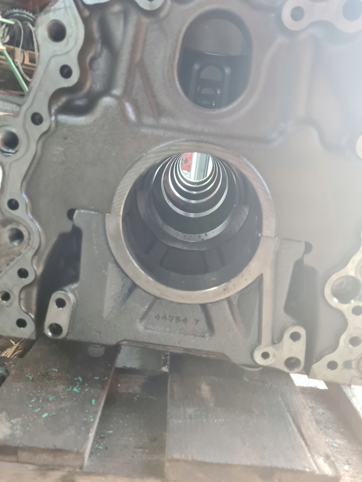 VOLVO BLOK SILNIKA D13K K6 VOLVO FH FH 4 5 - 汽缸体 适用于 卡车:图4 VOLVO BLOK SILNIKA D13K K6 VOLVO FH FH 4 5 - 汽缸体 适用于 卡车:图4