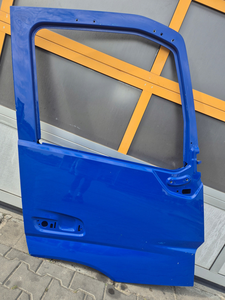 VOLVO DRZWI GOŁE PRAWE VOLVO FM 5 FMX 5 - 车门及其零件 适用于 卡车:图1 VOLVO DRZWI GOŁE PRAWE VOLVO FM 5 FMX 5 - 车门及其零件 适用于 卡车:图1