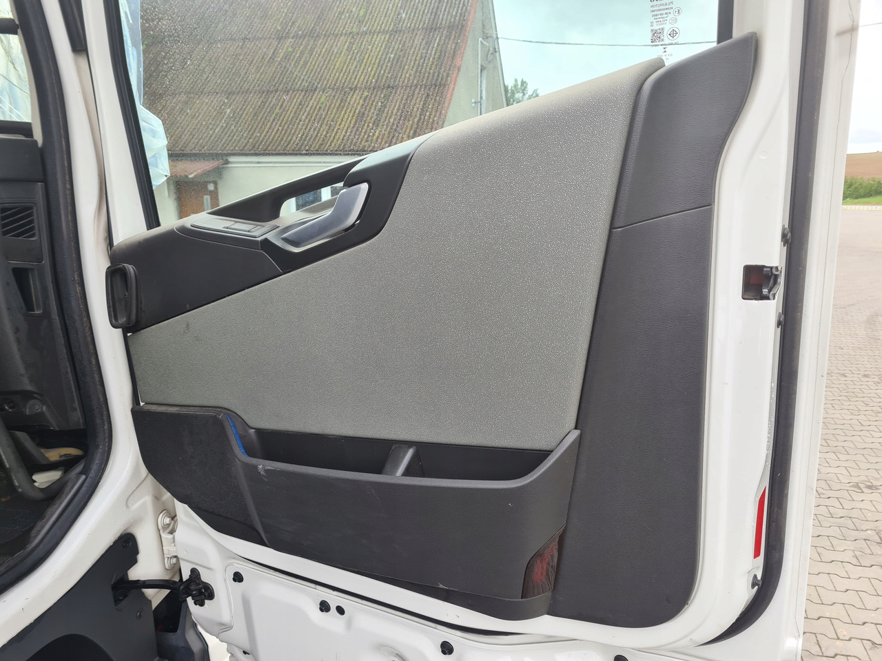 VOLVO DRZWI KOMPLETNE PRAWE VOLVO FH 5 ORYGINAŁ 1103 - 车门及其零件:图4 VOLVO DRZWI KOMPLETNE PRAWE VOLVO FH 5 ORYGINAŁ 1103 - 车门及其零件:图4