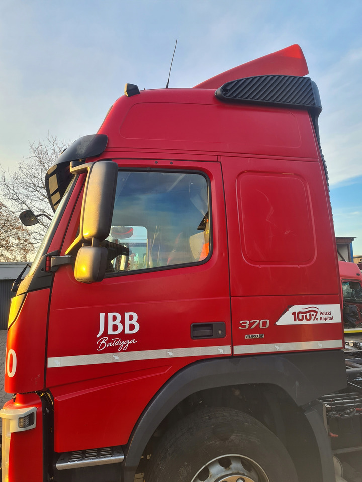 VOLVO KABINA KOMPLETNA VOLVO FM 4 EURO 6 GLOBETROTTER - 驾驶室 适用于 卡车:图3 VOLVO KABINA KOMPLETNA VOLVO FM 4 EURO 6 GLOBETROTTER - 驾驶室 适用于 卡车:图3