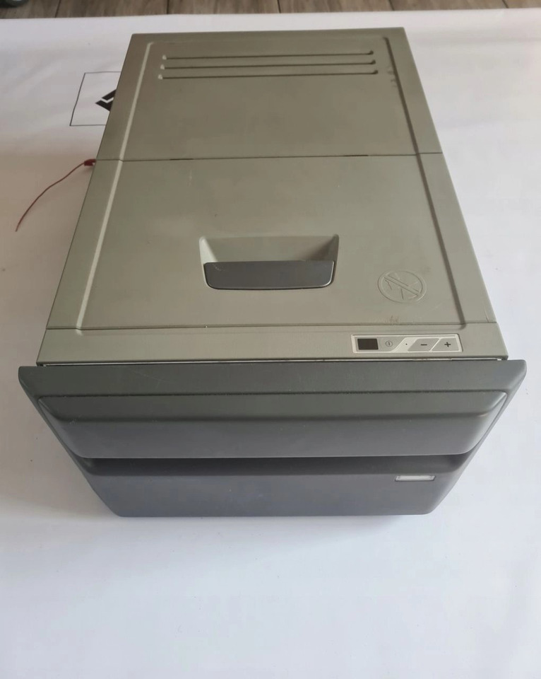 VOLVO LODÓWKA CHŁODZIARKA VOLVO FH 13 LIFT - 驾驶室和内部 适用于 卡车:图2 VOLVO LODÓWKA CHŁODZIARKA VOLVO FH 13 LIFT - 驾驶室和内部 适用于 卡车:图2