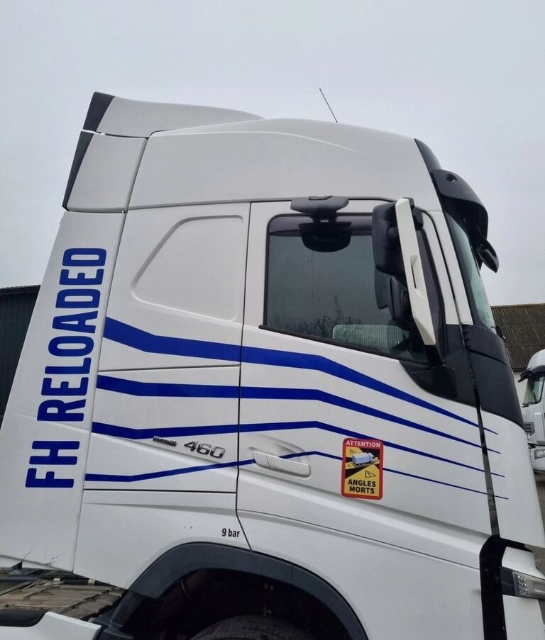 Volvo-ABG VOLVO FH 4 EURO 6 GLOBETROTTER 2018 ROK Volvo VOLVO FH 4 EURO 6 GLOBETROTTER 2018 ROK - 驾驶室 适用于 卡车:图5 Volvo-ABG VOLVO FH 4 EURO 6 GLOBETROTTER 2018 ROK Volvo VOLVO FH 4 EURO 6 GLOBETROTTER 2018 ROK - 驾驶室 适用于 卡车:图5