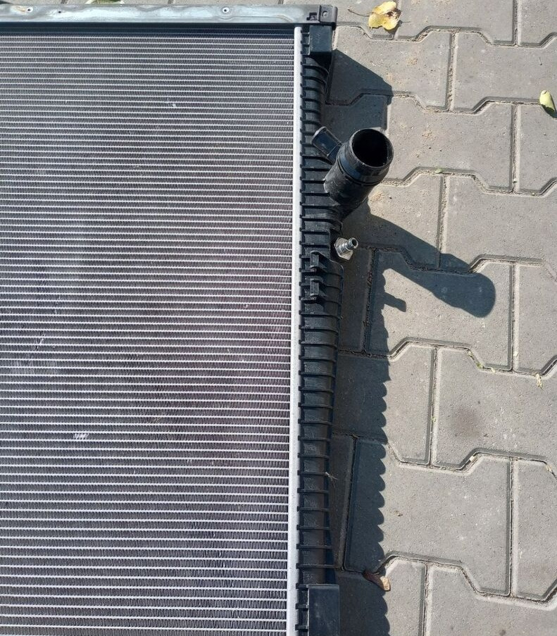 Volvo CHŁODNICA WODY CIECZY VOLVO FH 4 RENAULT GAMA T - 散热器 适用于 卡车:图3 Volvo CHŁODNICA WODY CIECZY VOLVO FH 4 RENAULT GAMA T - 散热器 适用于 卡车:图3