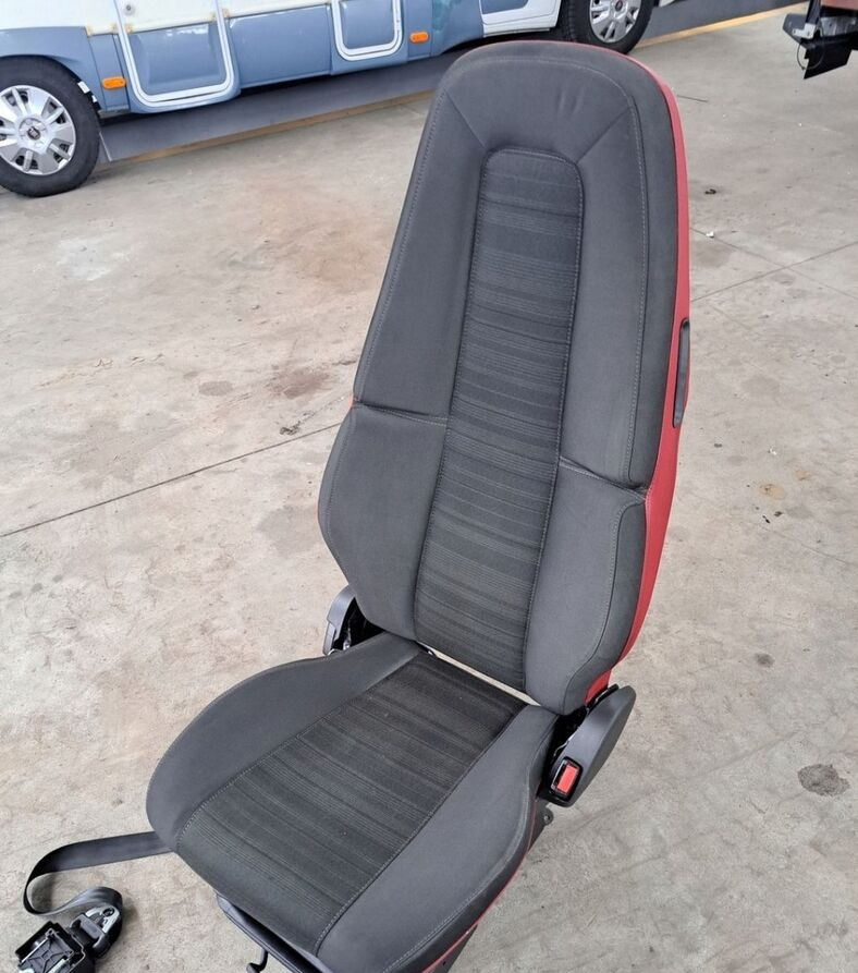 Volvo FOTEL PASAŻERA PRAWY VOLVO FH 4 FM 4 - 座椅 适用于 卡车:图3 Volvo FOTEL PASAŻERA PRAWY VOLVO FH 4 FM 4 - 座椅 适用于 卡车:图3