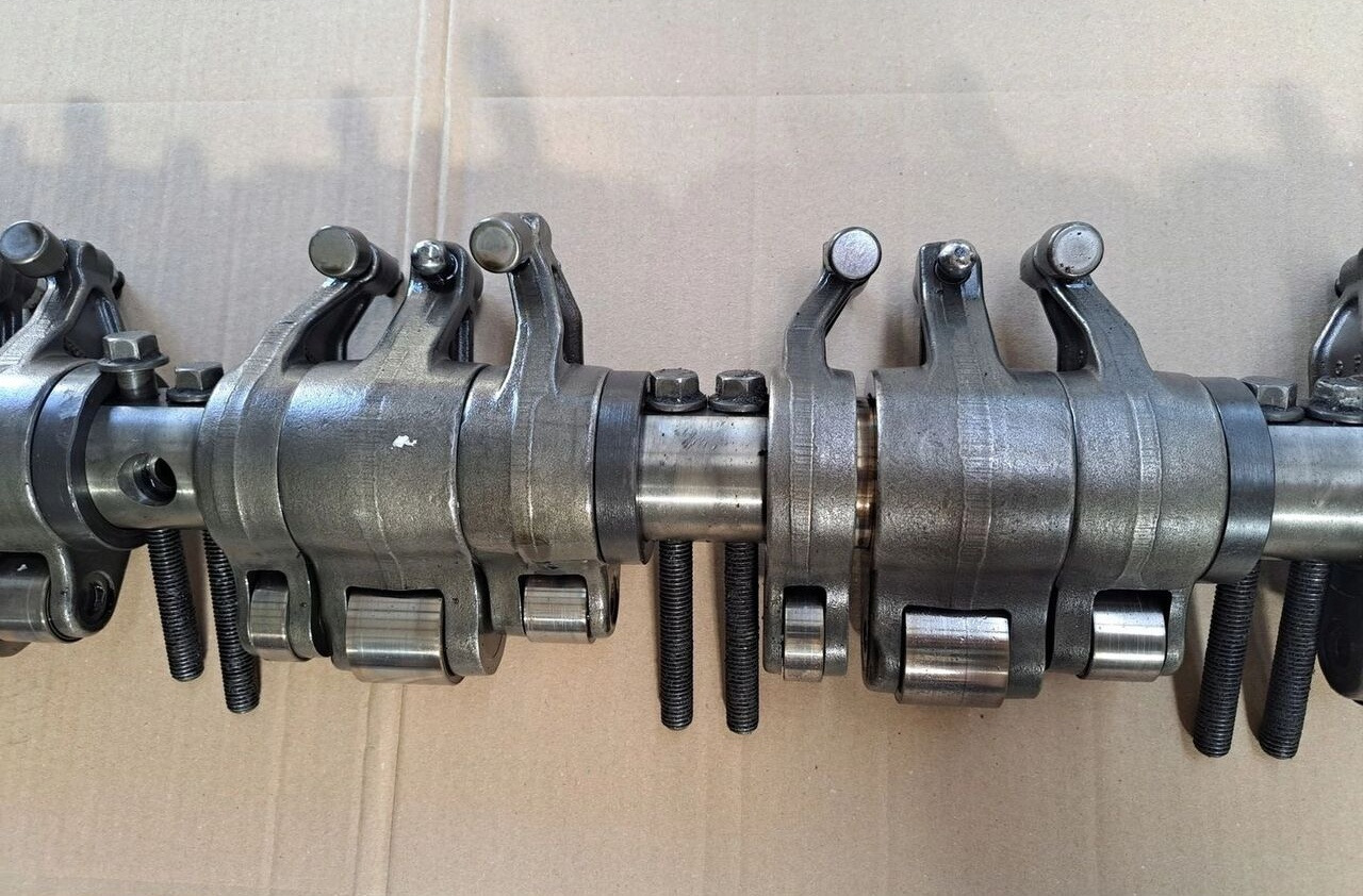 Volvo KLAWIATURA ZAWOROWA DŹWIGIENKI BEZ VEB FH 16 D16E. 24426580   Volvo - 发动机及其零件 适用于 卡车:图2 Volvo KLAWIATURA ZAWOROWA DŹWIGIENKI BEZ VEB FH 16 D16E. 24426580   Volvo - 发动机及其零件 适用于 卡车:图2