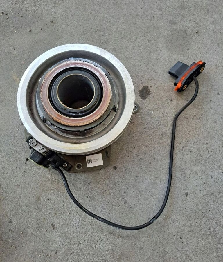 WYSPRZĘGLIK SIŁOWNIK ŁOŻYSKO SPRZĘGŁA SKRZYNI BIEGÓW ZF TRAXON 0501224620 ZF TRAXON - 传动装置 适用于 卡车:图1 WYSPRZĘGLIK SIŁOWNIK ŁOŻYSKO SPRZĘGŁA SKRZYNI BIEGÓW ZF TRAXON 0501224620 ZF TRAXON - 传动装置 适用于 卡车:图1