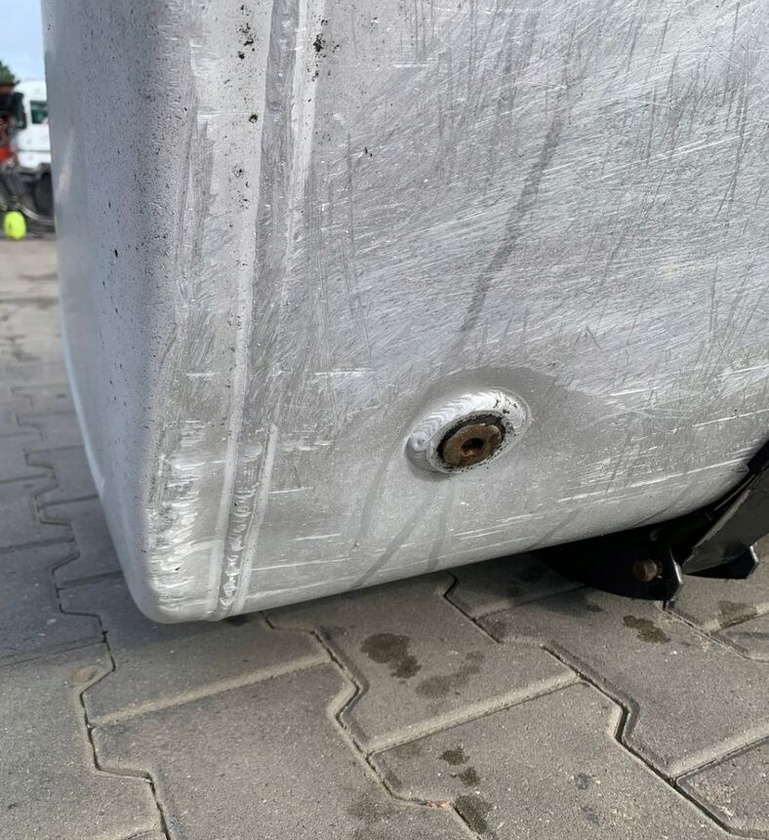 ZBIORNIK PALIWA RENAULT VOLVO LOW DECK 130x69x56 - 燃料箱 适用于 卡车:图3 ZBIORNIK PALIWA RENAULT VOLVO LOW DECK 130x69x56 - 燃料箱 适用于 卡车:图3