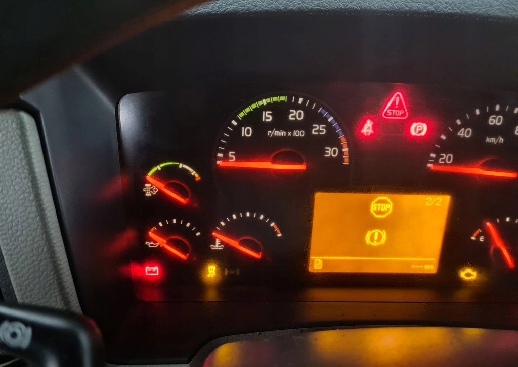 ZEGARY LICZNIKI MANUAL VOLVO FL FE EURO 6 21876759 - P01 - 驾驶室和内部:图3 ZEGARY LICZNIKI MANUAL VOLVO FL FE EURO 6 21876759 - P01 - 驾驶室和内部:图3