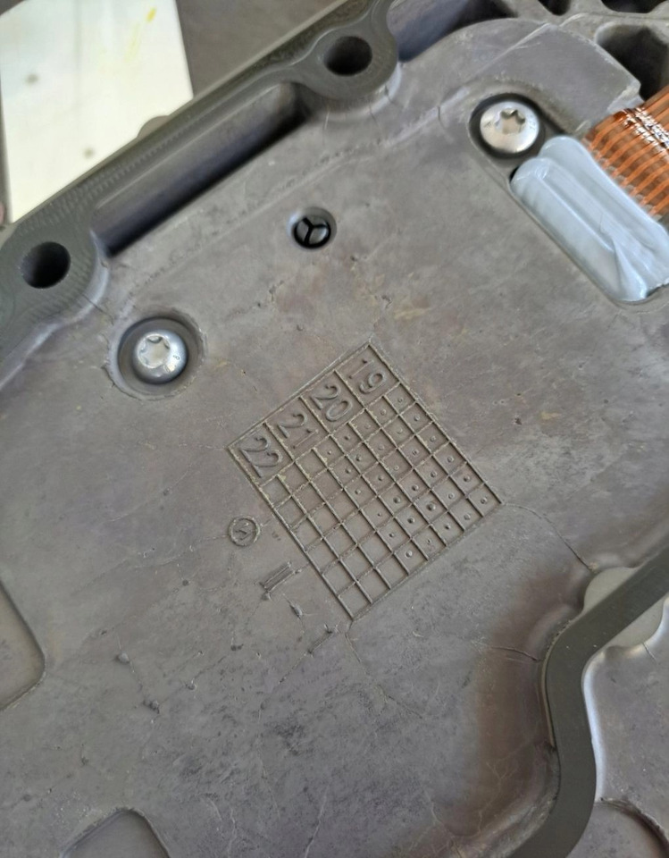 ZF ELEKTRONIKA WYBIERAKA SKRZYNI BIEGÓW ZF TRAXON 12TX2620 TD 0501337233 21034134 K023088 - ECU:图4 ZF ELEKTRONIKA WYBIERAKA SKRZYNI BIEGÓW ZF TRAXON 12TX2620 TD 0501337233 21034134 K023088 - ECU:图4