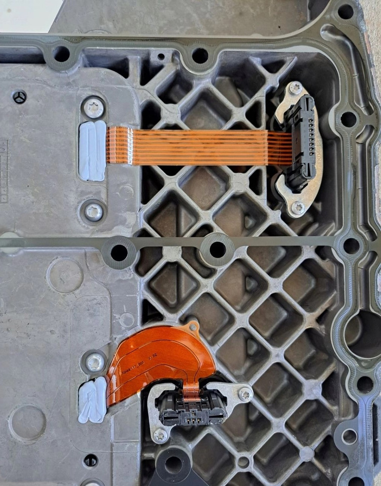 ZF ELEKTRONIKA WYBIERAKA SKRZYNI BIEGÓW ZF TRAXON 12TX2620 TD 0501337233 21034134 K023088 - ECU:图5 ZF ELEKTRONIKA WYBIERAKA SKRZYNI BIEGÓW ZF TRAXON 12TX2620 TD 0501337233 21034134 K023088 - ECU:图5