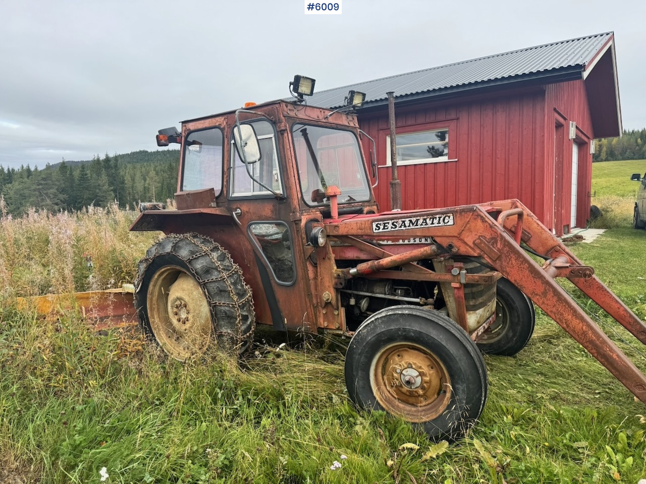 1971 Massey-Ferguson 135 incl. front loader, bucket, rear scraper, and log splitter/firewood machine - 拖拉机:图2 1971 Massey-Ferguson 135 incl. front loader, bucket, rear scraper, and log splitter/firewood machine - 拖拉机:图2