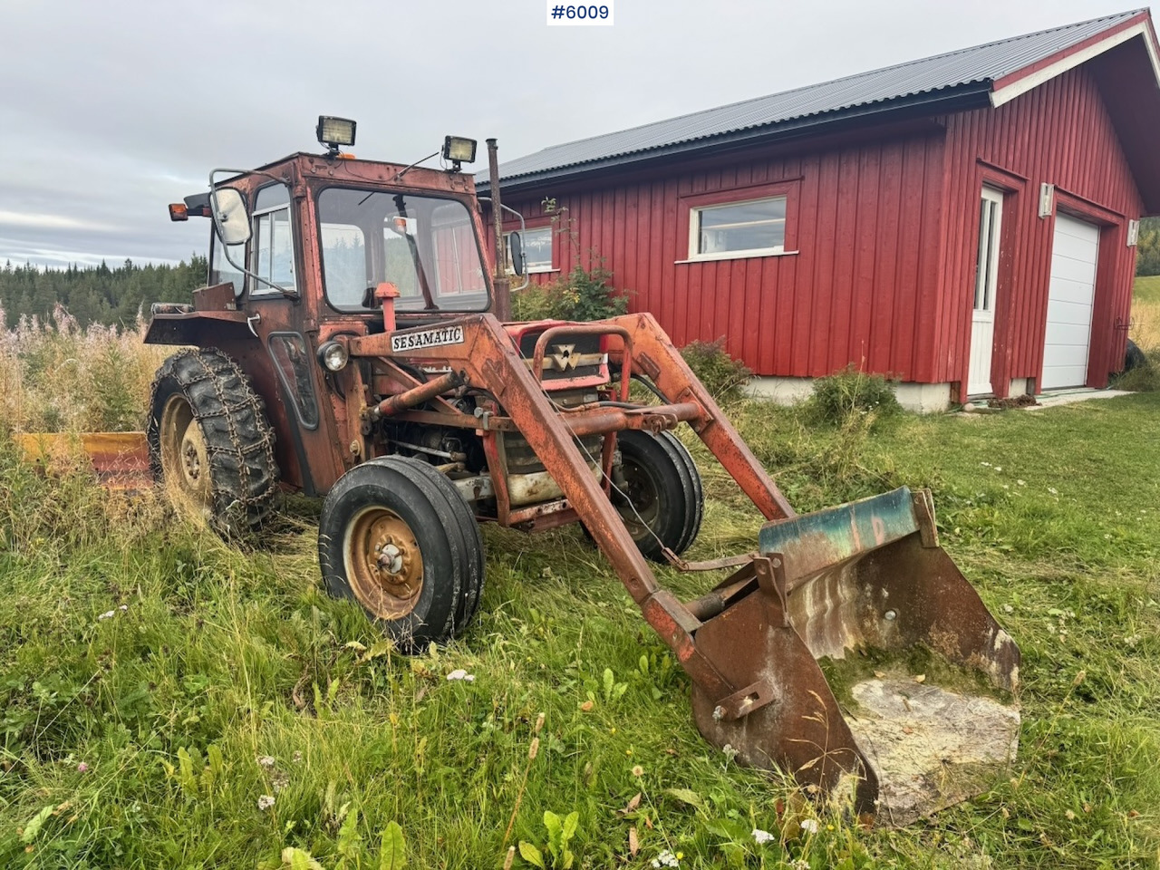 1971 Massey-Ferguson 135 incl. front loader, bucket, rear scraper, and log splitter/firewood machine - 拖拉机:图1 1971 Massey-Ferguson 135 incl. front loader, bucket, rear scraper, and log splitter/firewood machine - 拖拉机:图1