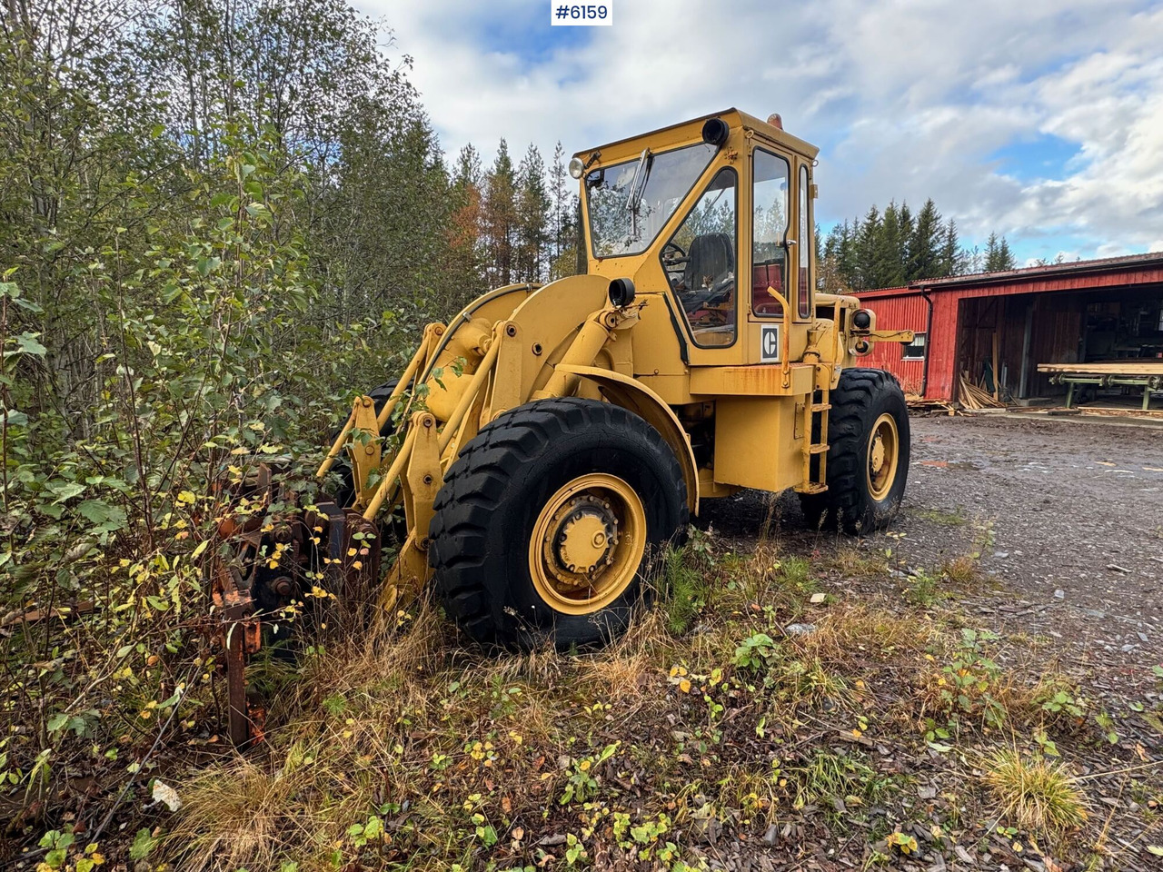 1973 Caterpillar 950 wheel loader w/ forks, toothed bucket and timber grapple! Only 3,700 hours. - 轮式装载机:图2 1973 Caterpillar 950 wheel loader w/ forks, toothed bucket and timber grapple! Only 3,700 hours. - 轮式装载机:图2