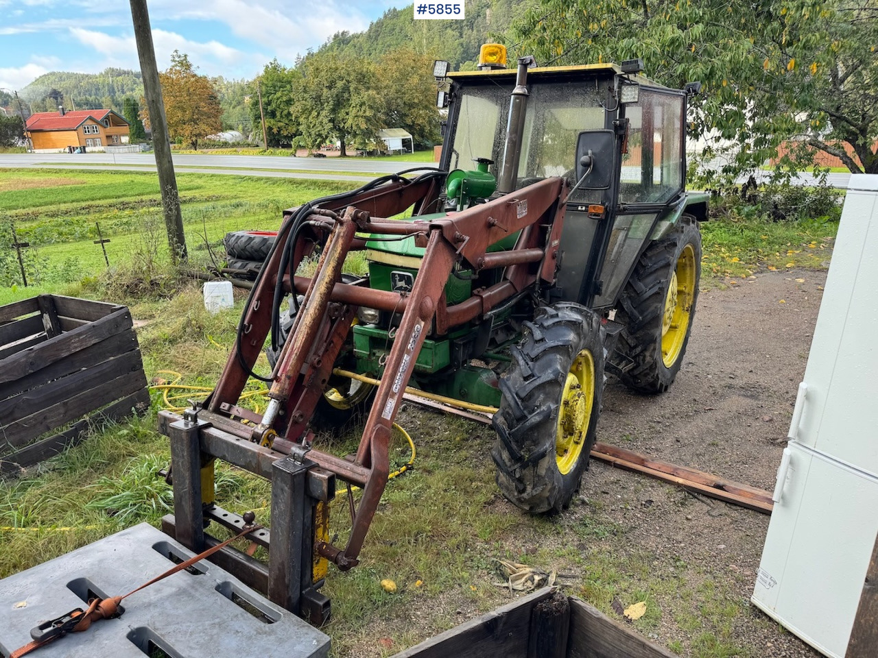 1982 John Deere 1140 with front loader and a parts tractor - 拖拉机:图1 1982 John Deere 1140 with front loader and a parts tractor - 拖拉机:图1
