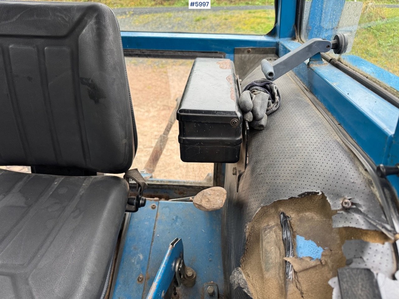拖拉机 1983 Ford 5610 with Front Loader：图20