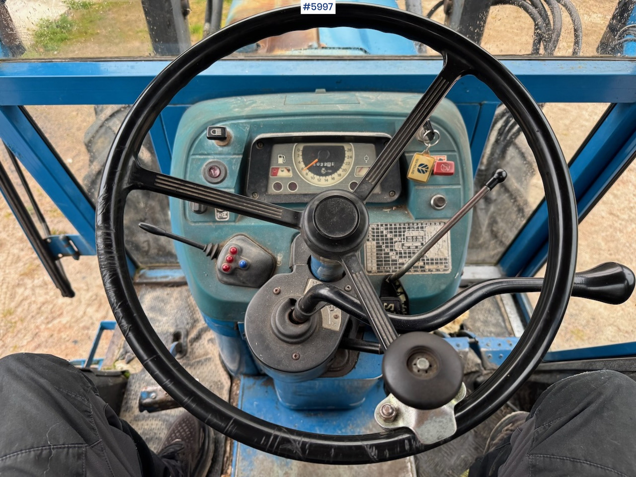 拖拉机 1983 Ford 5610 with Front Loader：图14