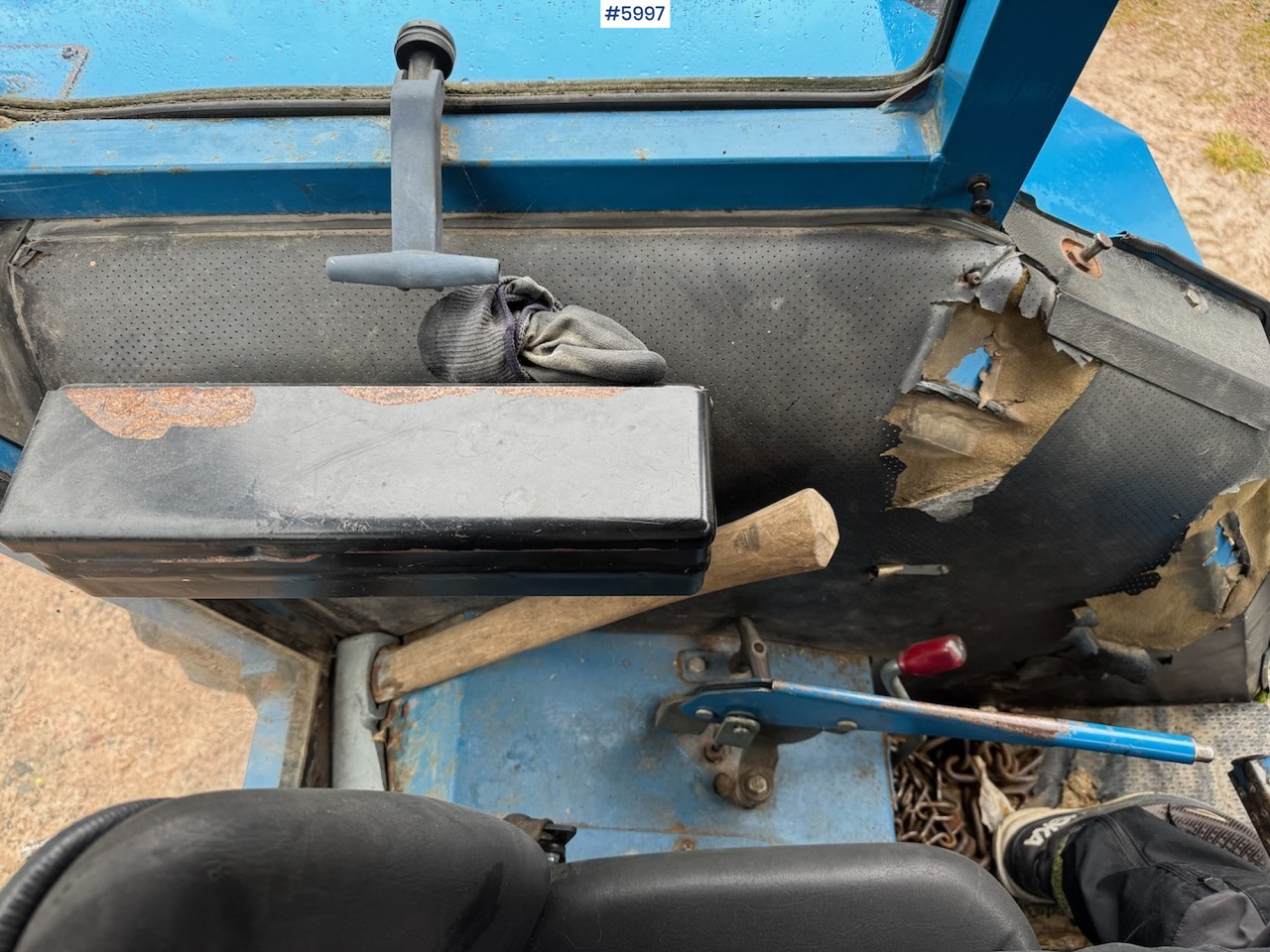 拖拉机 1983 Ford 5610 with Front Loader：图19