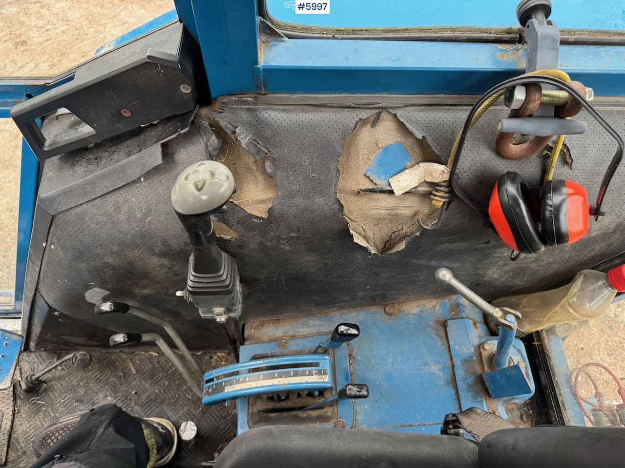 拖拉机 1983 Ford 5610 with Front Loader：图18
