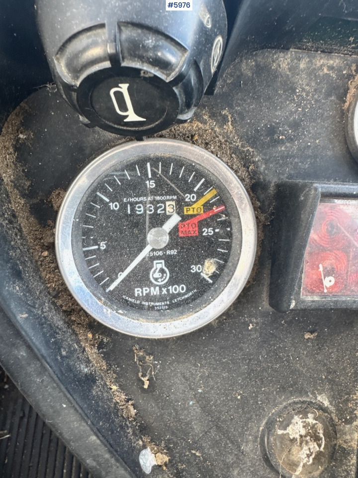 拖拉机 1985 Case International 685 with Log Trailer：图11